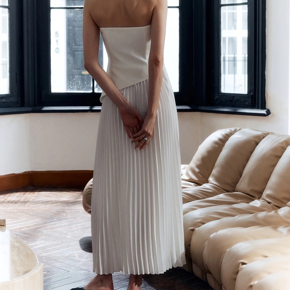NWT COMMENSE Solid Pleated Strapless Split Dress White - Size XS - Picture 2 of 7